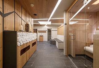 SUNSTAR Hotel AROSA wellnessbereich handtuecher infrarotsauna